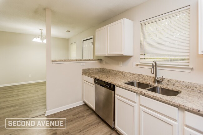 Building Photo - 5211 Hanover St