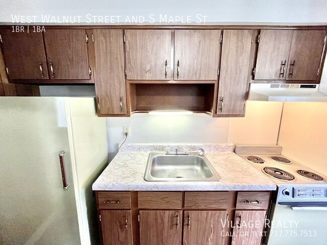 Building Photo - 86 W Walnut St