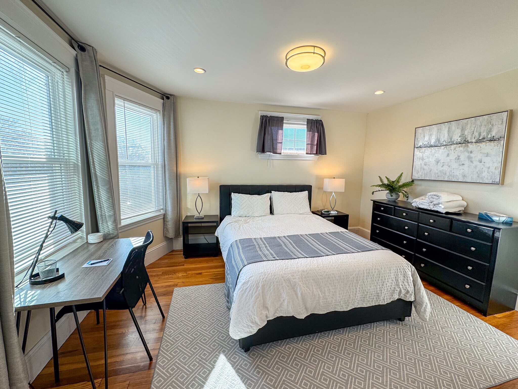 Building Photo - 34 Clay St