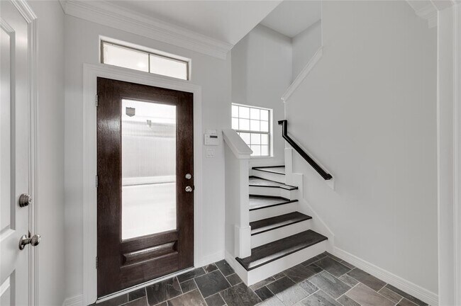 Building Photo - 1417 Bremond St