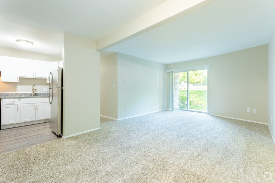 Primary Photo - Charlton Apartments