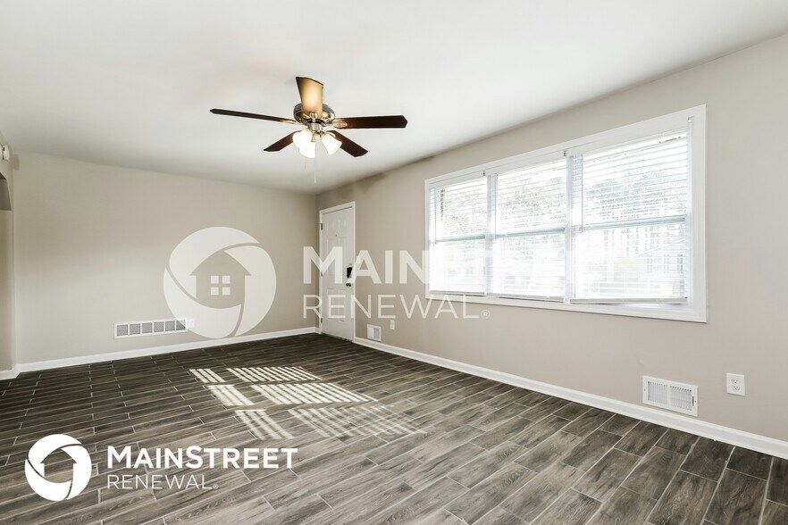 Building Photo - 8471 Avalon Dr