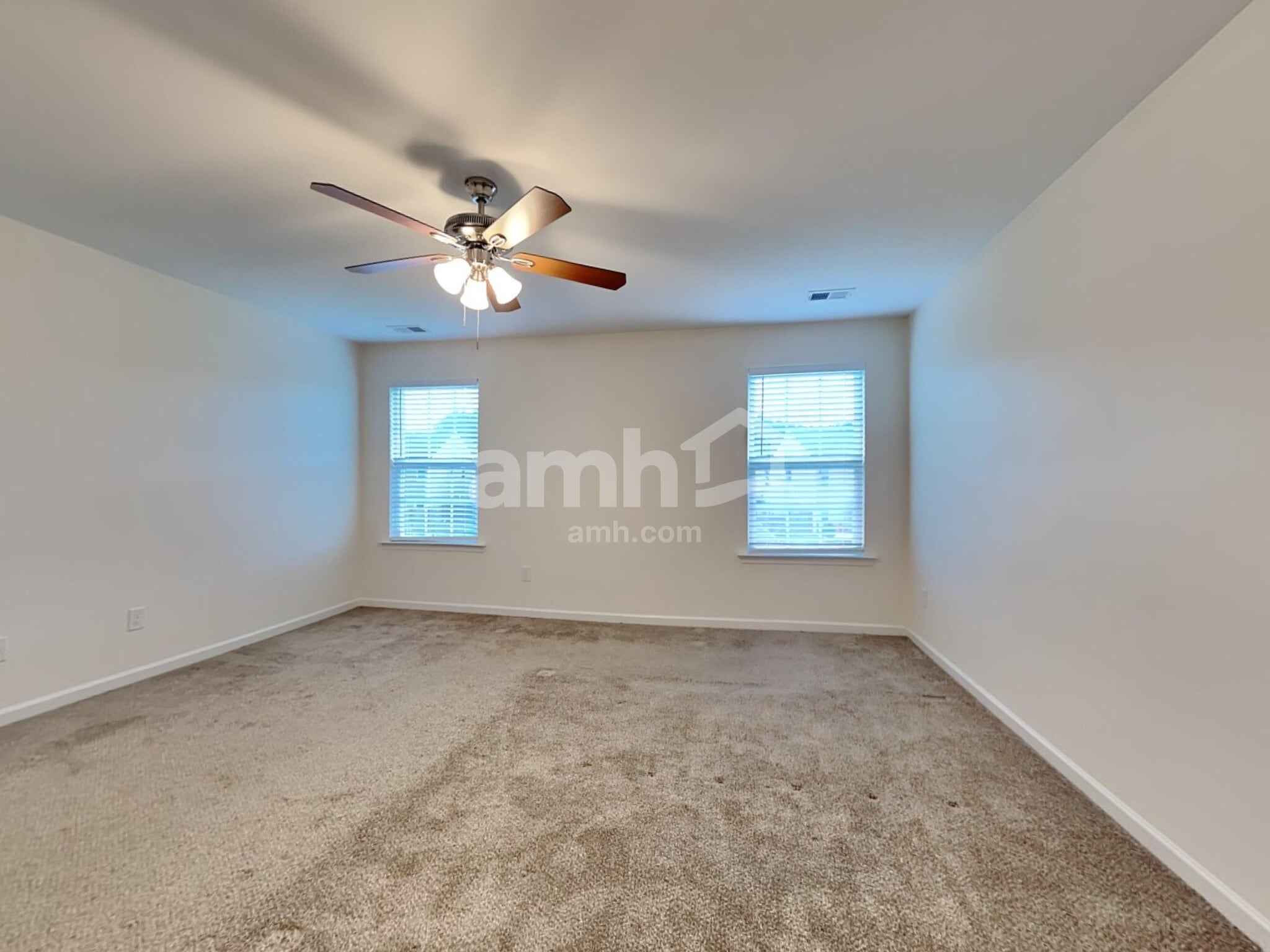 Building Photo - 636 Redbud Ln