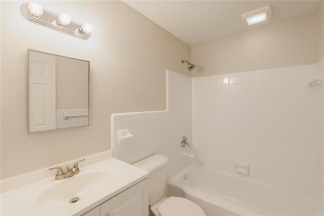 Building Photo - 3300 College St