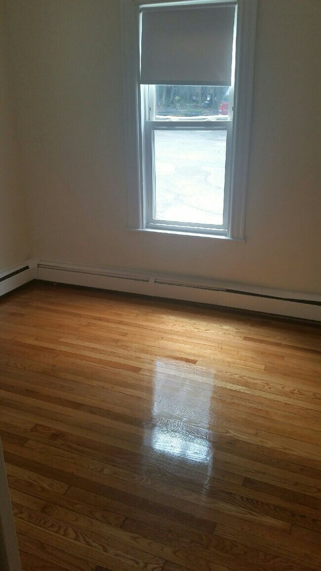 Building Photo - 22 Bailey St