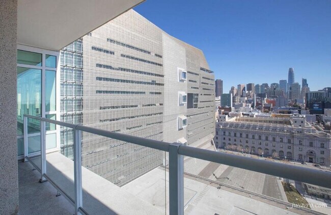 Building Photo - 1160 Mission St