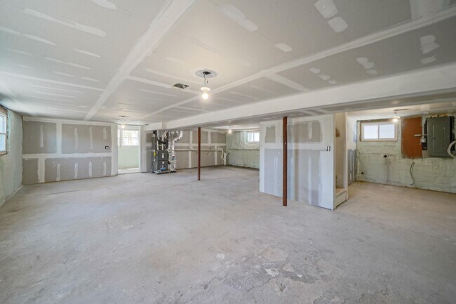 Building Photo - 2939 N Wading River Rd