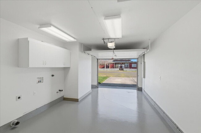 Building Photo - 411 E 3rd St