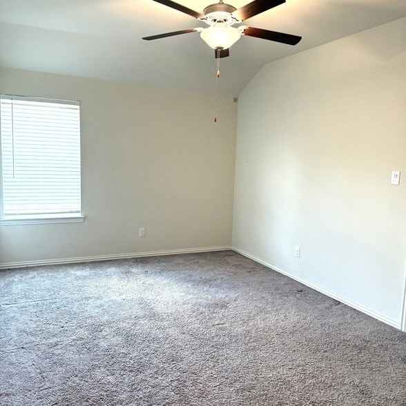 Building Photo - 15823 Vanderpool River Dr