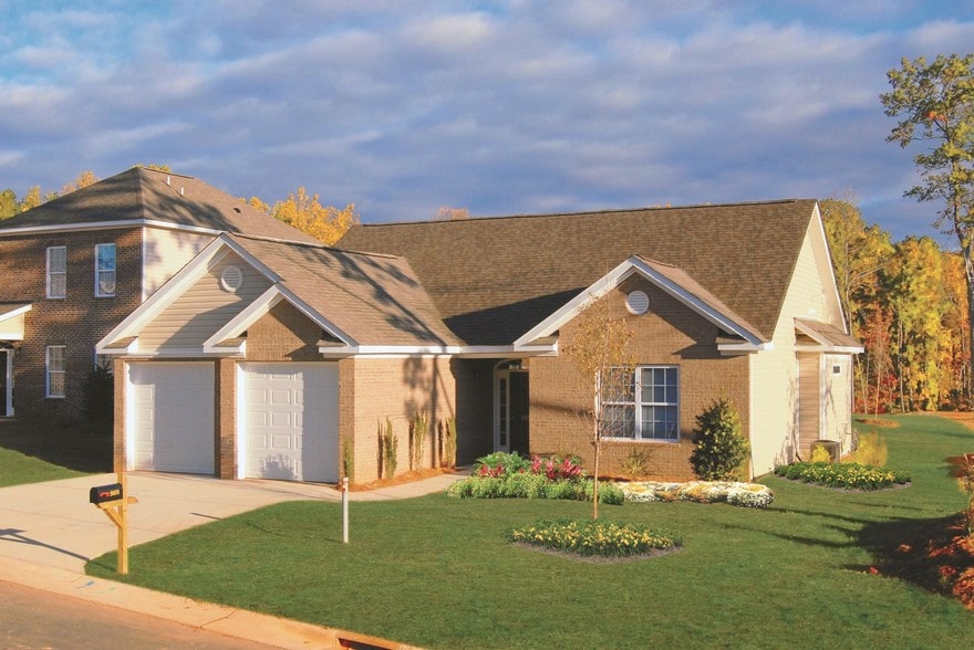 Lafayette Landing Apartments & Villas 5833 General Arthurs Ln