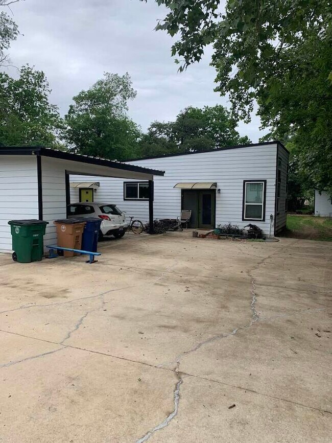 Building Photo - 4300 Mount Vernon Dr