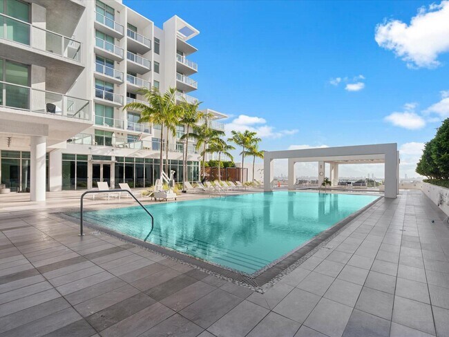 Building Photo - 3900 Biscayne Blvd