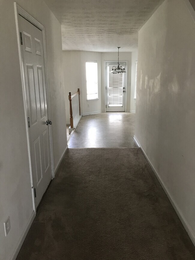 Building Photo - 4 Bed/2.5 Bath Single Family Home for Lease in Loganville