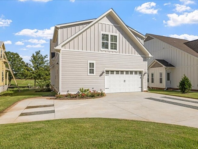 Building Photo - A great place to stay that is a nice and c...