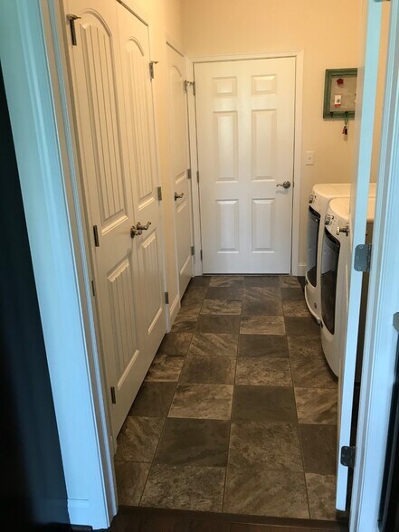 Building Photo - 690 Whitetail Dr