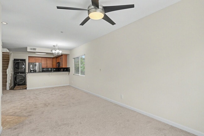 Building Photo - 808 Lenzen Ave