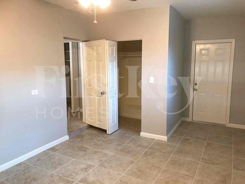 Building Photo - 5850 NW 118th St