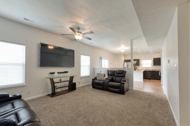 Building Photo - 4 Bedroom, Two Story House in Avalon Bluff...