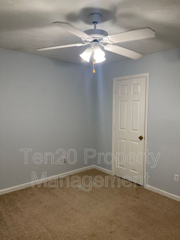 Building Photo - 2234 Birchwood Dr