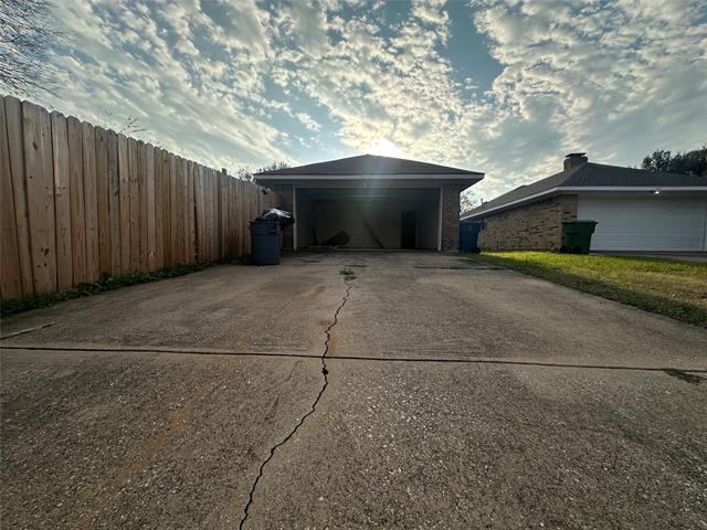 Building Photo - 305 Marriott Ln