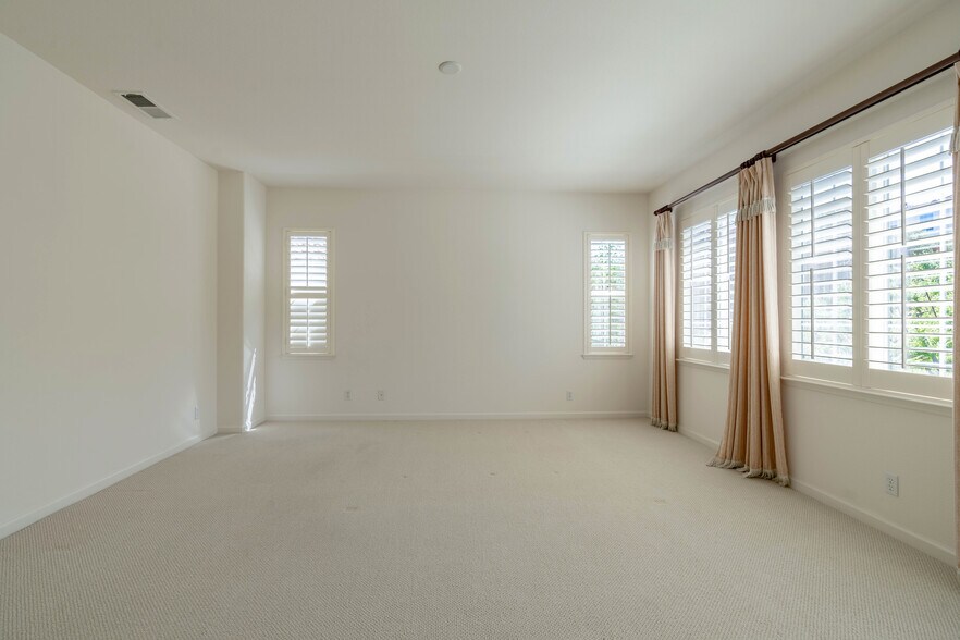 Building Photo - 1260 Ustilago Dr