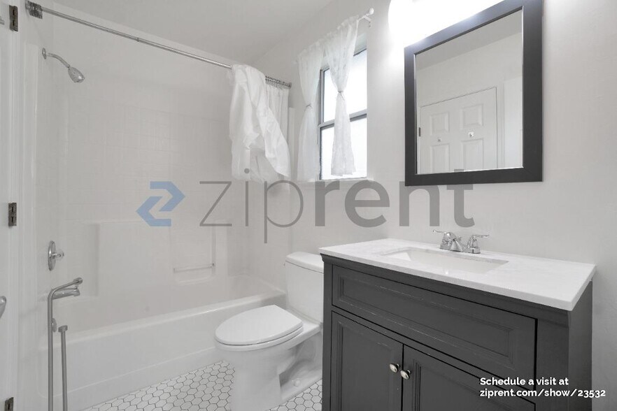 Building Photo - 9404 Fox Den Ct