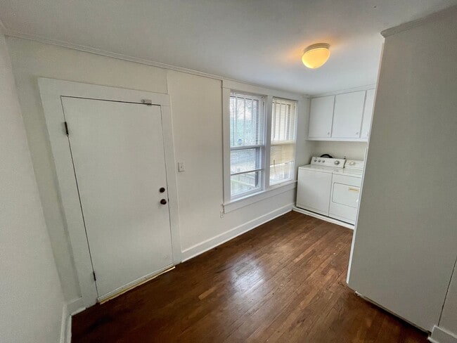 Building Photo - Cozy 2 bed 2 bath house in Belhaven