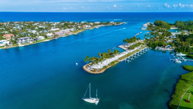 Building Photo - 201 S Seas Dr