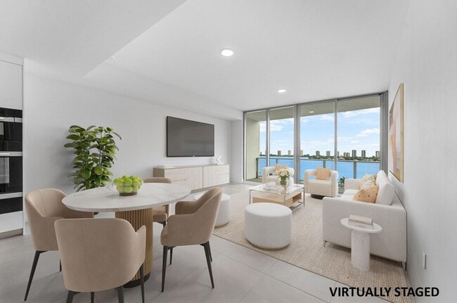 Building Photo - 220 Lake Shore Dr