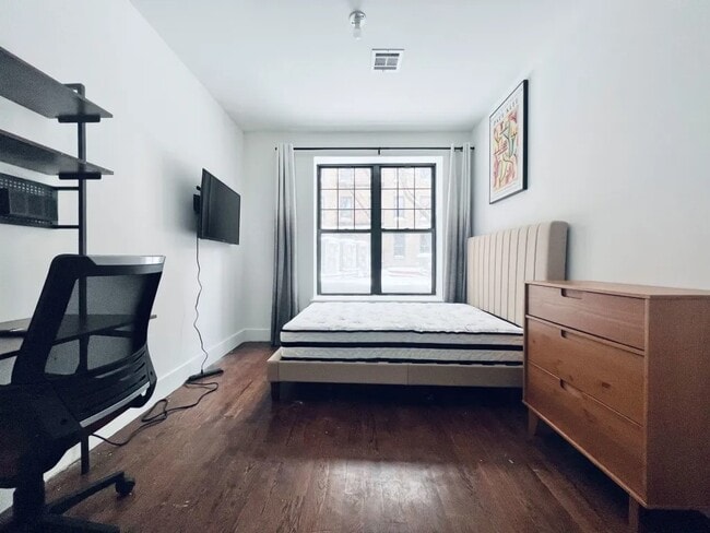 Building Photo - 311 Rogers Ave