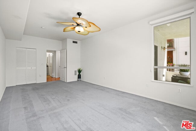 Building Photo - 100 S Alameda St