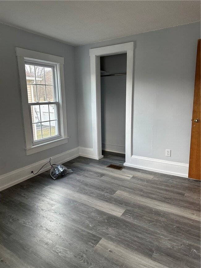 Building Photo - 402 W High St