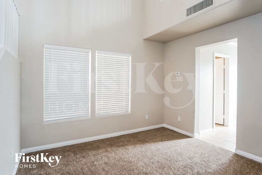 Building Photo - 9518 Summer Furnace St