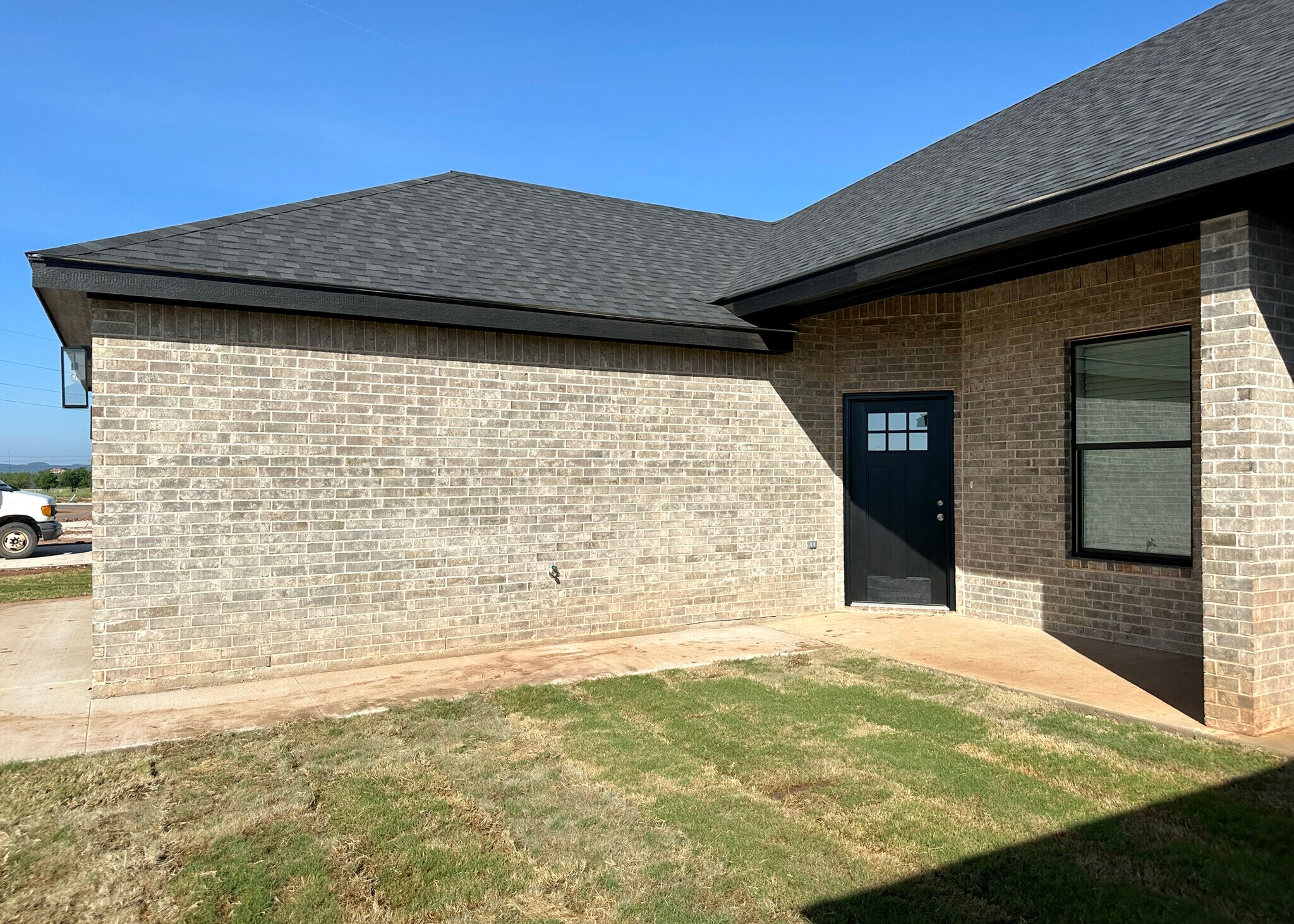 Building Photo - 328 Woodstock Ln