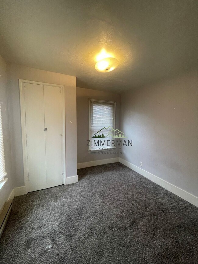 Building Photo - Newberry