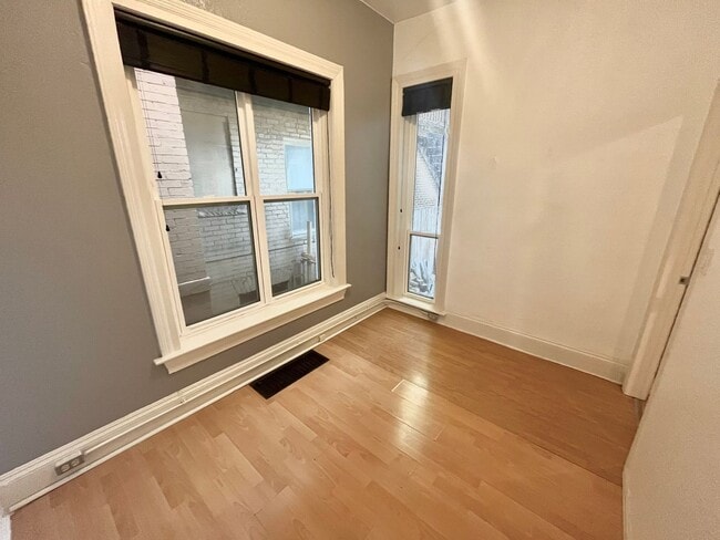 Building Photo - $1000 off Move in Special - Charming 2 bed 1 bath W/D in unit, free parking, renovated kitchen, f...
