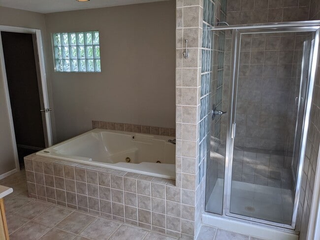 Building Photo - Stunning Ranch Home - Amazing Location - Backs up to Cherry Creek Trail