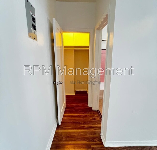 Building Photo - 615 Normandie Ave