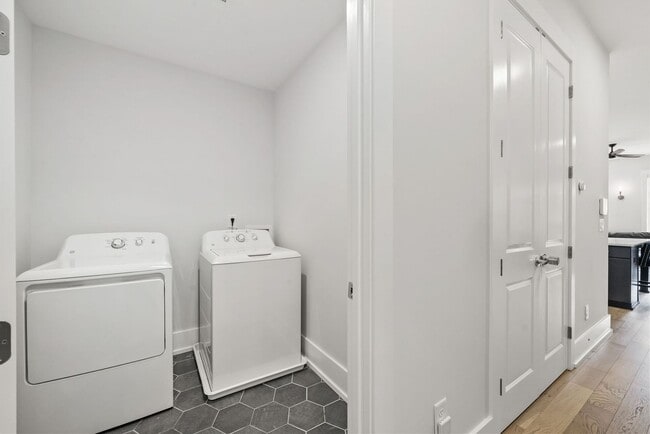 Building Photo - 119 Acklen Park Dr