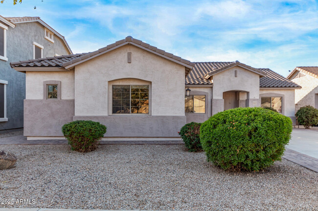 Building Photo - 19371 E Carriage Way