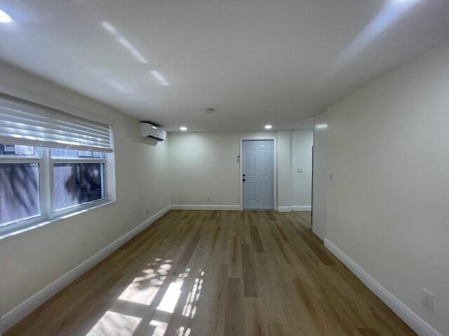 Building Photo - 302 N Tamarind Ave