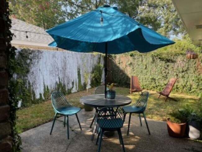 Building Photo - Great Home in Country Club Estates off Brentwood - Heart of South Baton Rouge