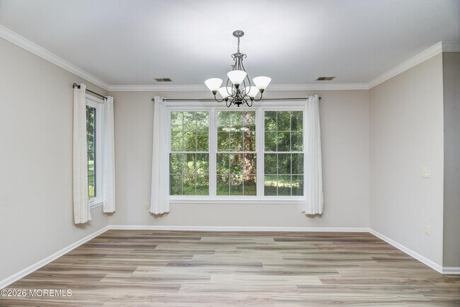 Building Photo - 574 St Andrews Pl