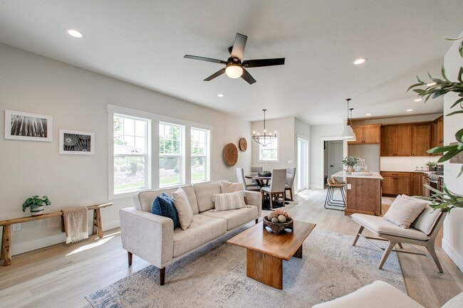 Building Photo - Sophisticated Luxury Townhome in the Heart...
