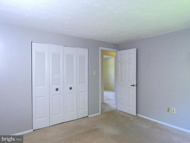 Building Photo - 7125 Vantage Dr