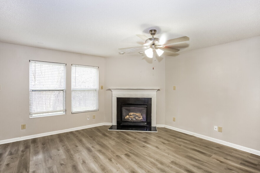 Building Photo - 1231 Willow Bridge Ct