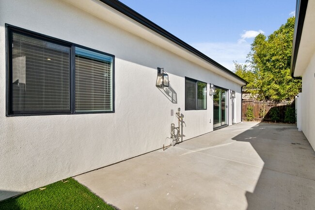 Building Photo - Brand New Modern & Chichose for Lease | Stylish Living with Premium Features