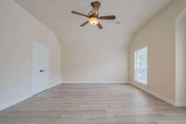 Building Photo - 5703 Saragosa Dr