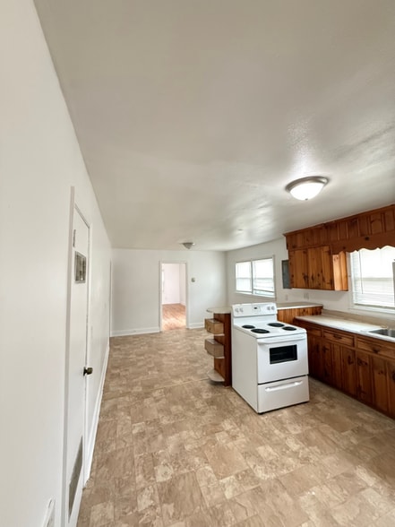 Building Photo - 51 Carey St