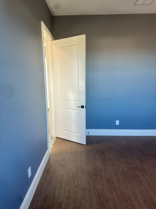 Building Photo - open concept 4bd - rent to own